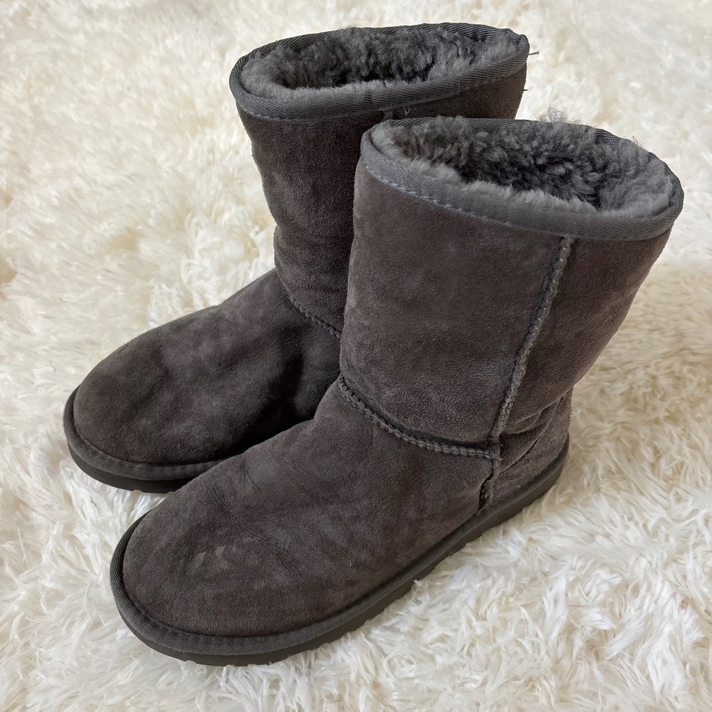 UGG Australia Classic Short II Grey Suede Shearling Boots 5825 Womens 7